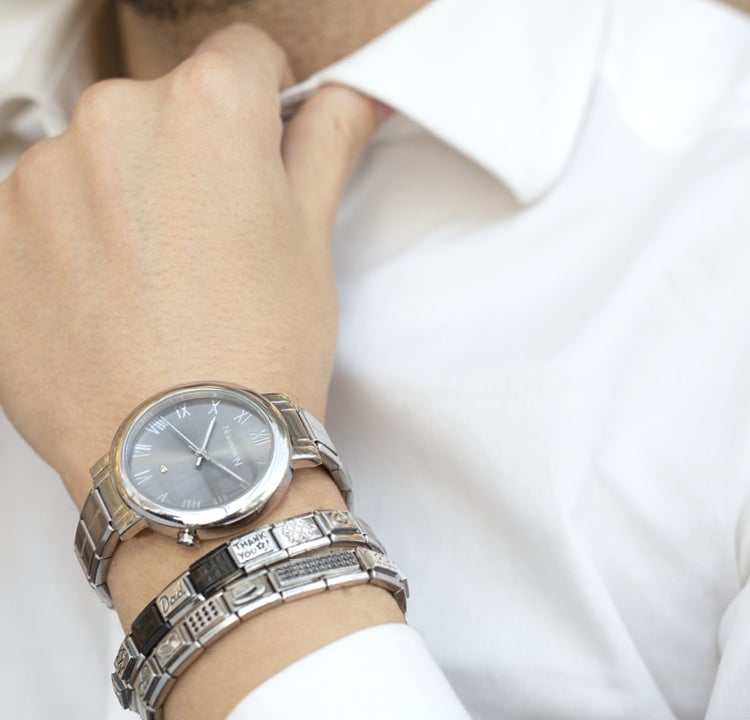 Fête_des_pères:_un_bracelet_personnalisé_qui_parle_de_vous_2019-05-17 Fête_des_pères:_un_bracelet_personnalisé_qui_parle_de_vous_blog_Nomination
