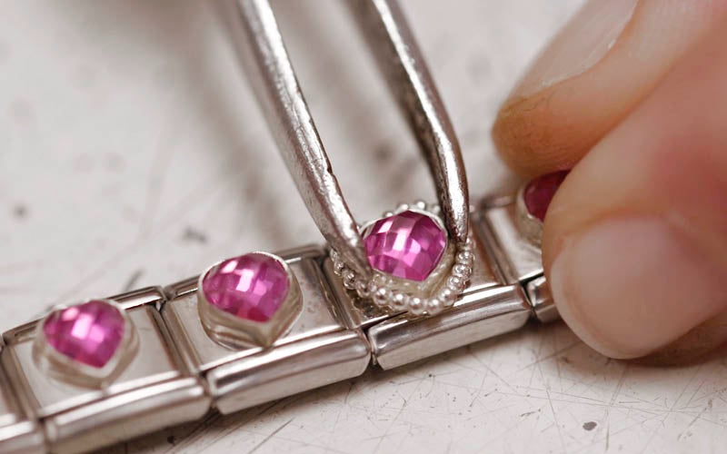 <strong>DESIGN AND CRAFTSMANSHIP</strong>