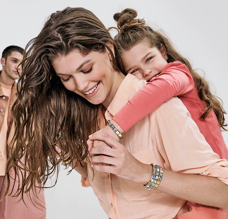 <strong>MOTHER'S DAY</strong>